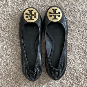 Tory Burch Reva Black and Gold Flat | Sz 9